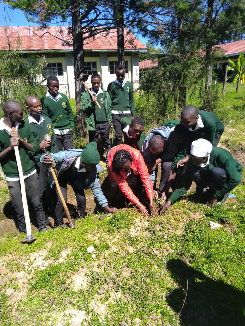 A school conservation group photo